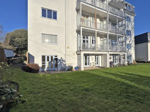 Photo 13- click for photo gallery